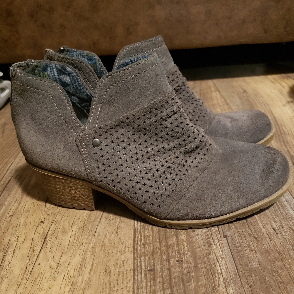 Ankle boots